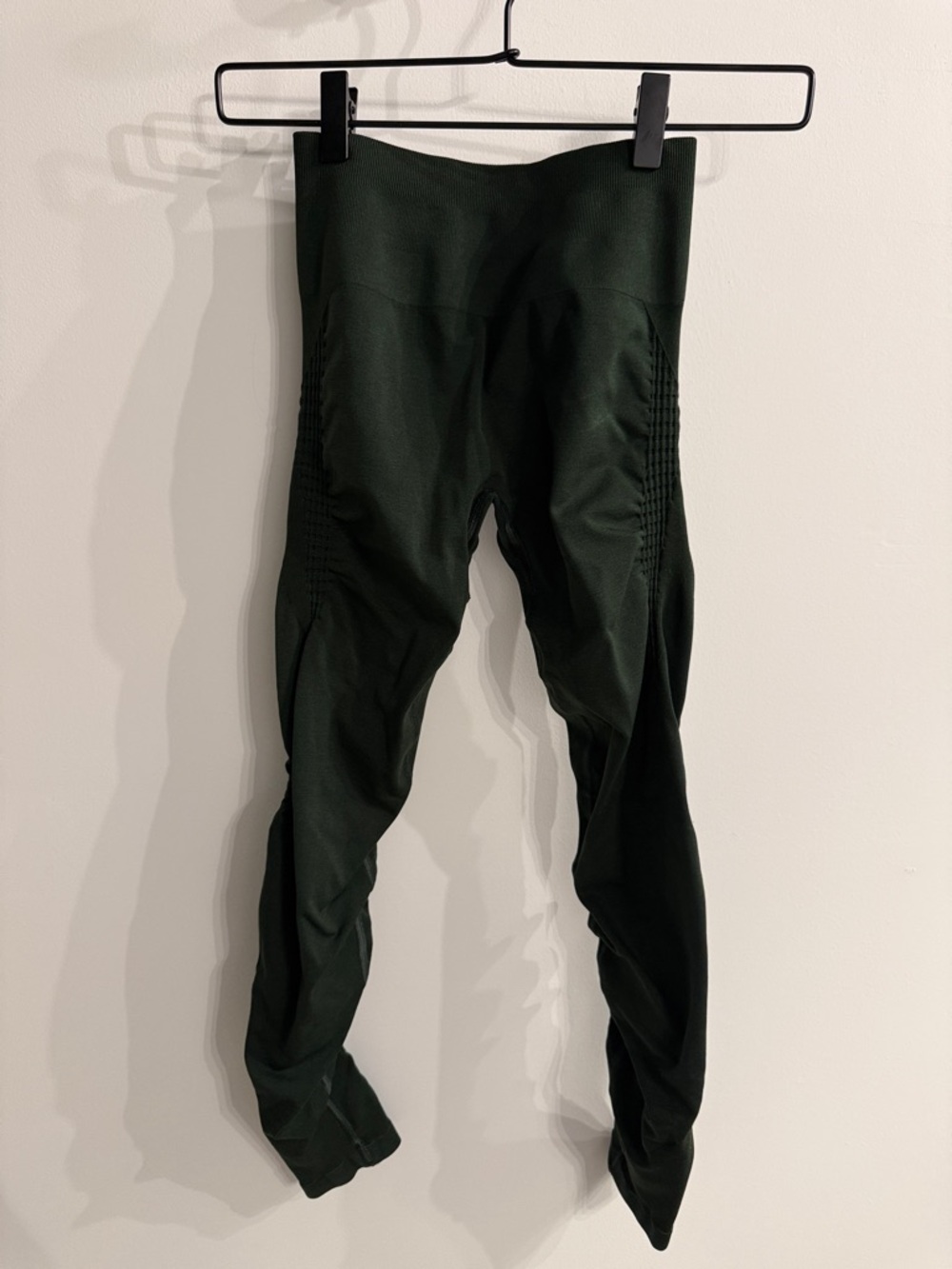 Alphalete women’s  seamless Dark Green Performance leggings
